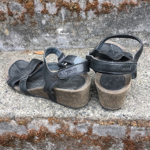 Teva wedge sandal size 9 1/2 - Picture 2 of 6